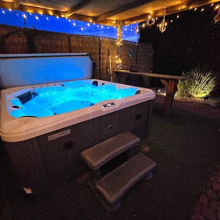 De Corner Van Zeeland Met Jacuzzi Sint Annaland Ngoại thất bức ảnh