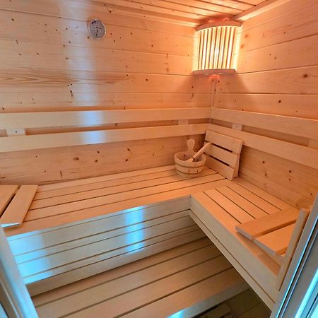 De Corner Van Zeeland Met Jacuzzi Sint Annaland Ngoại thất bức ảnh