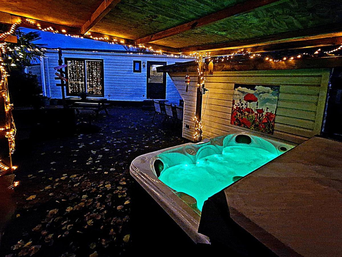 De Corner Van Zeeland Met Jacuzzi Sint Annaland Ngoại thất bức ảnh